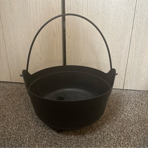Large Halloween Plastic Black Cauldron - Picture 7 of 11